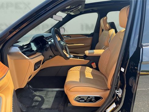 Used 2025 Jeep Grand Cherokee L Summit image 9