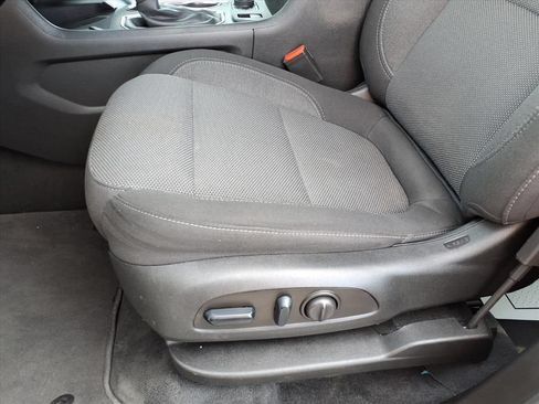 Used 2023 Chevrolet Traverse LT FWD image 4