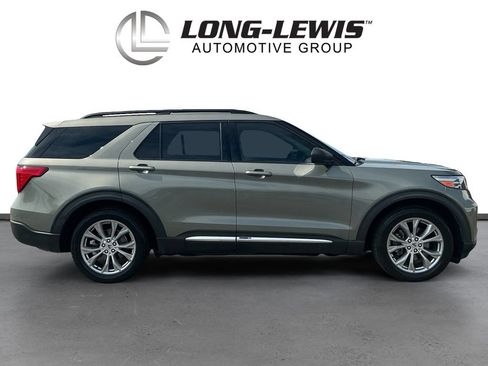 Used 2020 Ford Explorer XLT w/ Equipment Group 202A RWD image 8