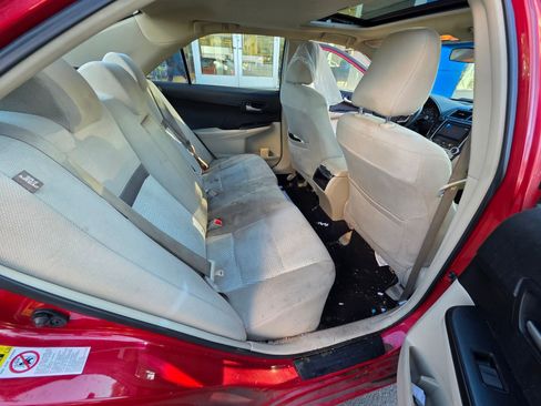 Used 2013 Toyota Camry LE image 21