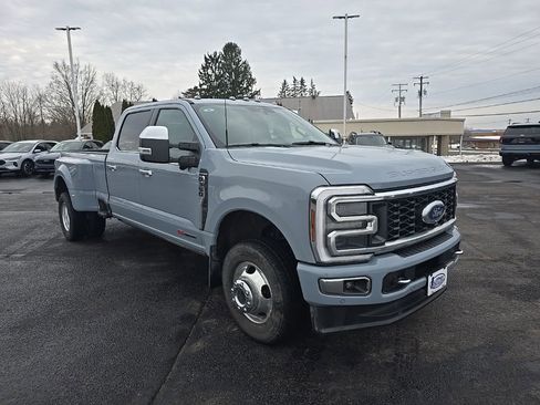 Used 2024 Ford F350 Platinum image 4