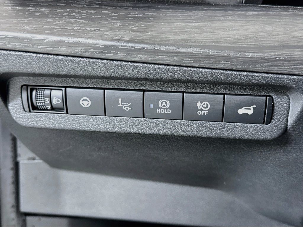 Used 2023 Nissan Ariya AWD/4WD image 20