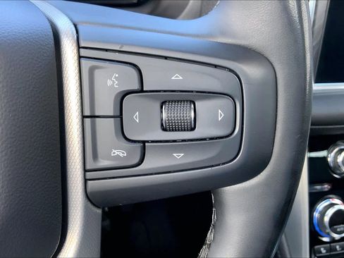 Used 2024 GMC Yukon XL Denali AWD/4WD image 25