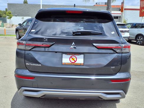 Used 2025 Mitsubishi Outlander SE AWD/4WD image 9