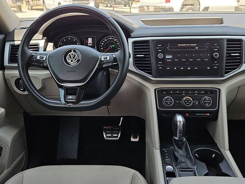 Used 2019 Volkswagen Atlas SE w/ Towing Package FWD image 19