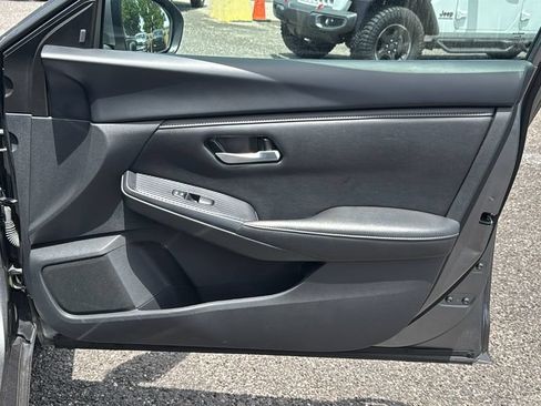 Used 2024 Nissan Sentra SV FWD image 18