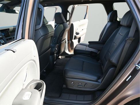 New 2026 Hyundai Palisade Calligraphy FWD image 30