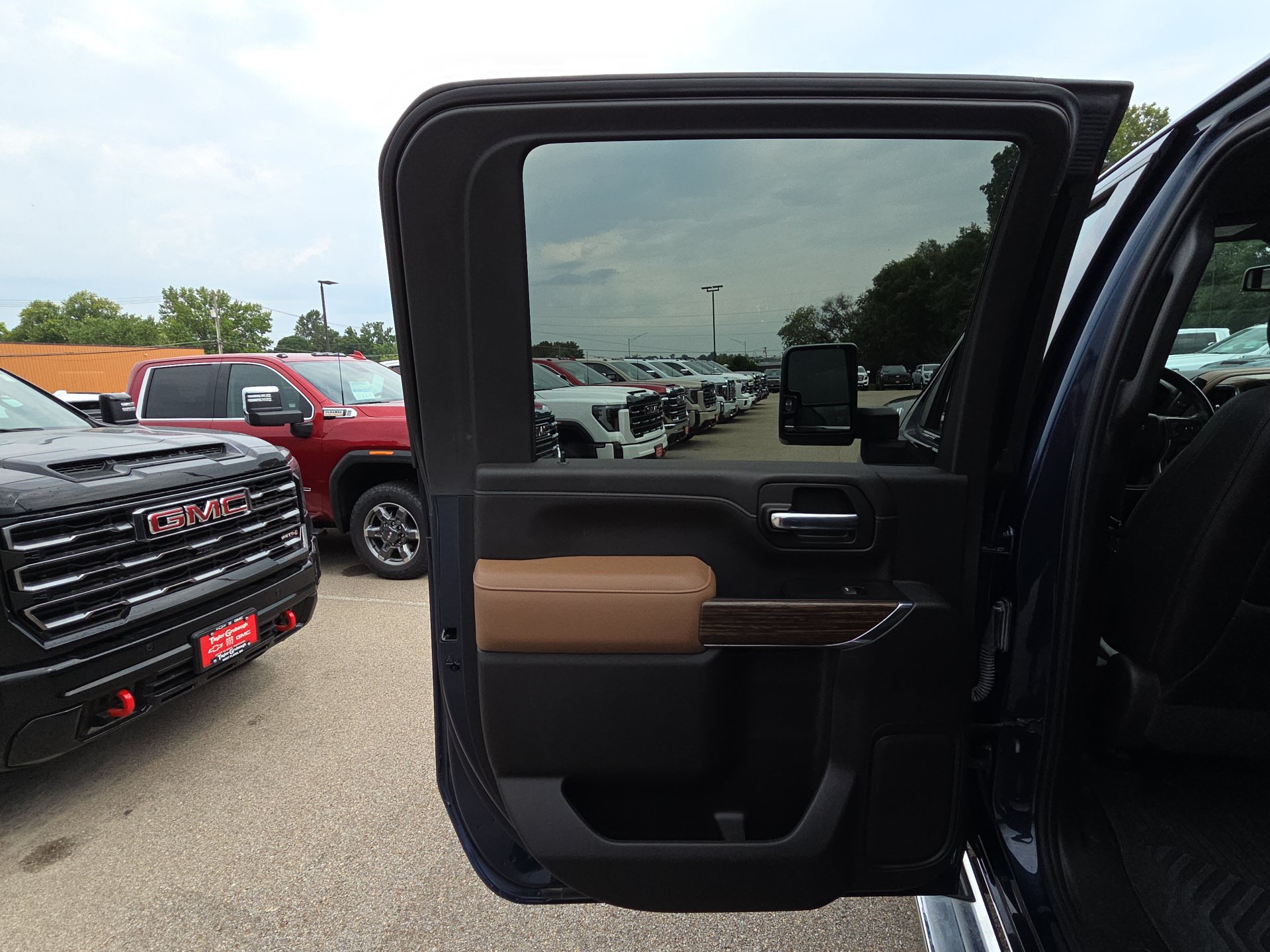 Used 2022 Chevrolet Silverado 2500 High Country AWD/4WD image 29