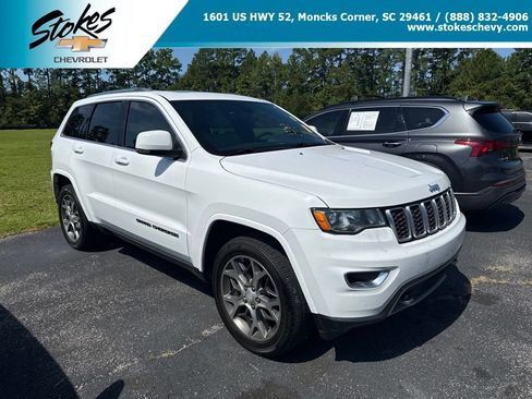 Used 2018 Jeep Grand Cherokee Limited AWD/4WD image 1