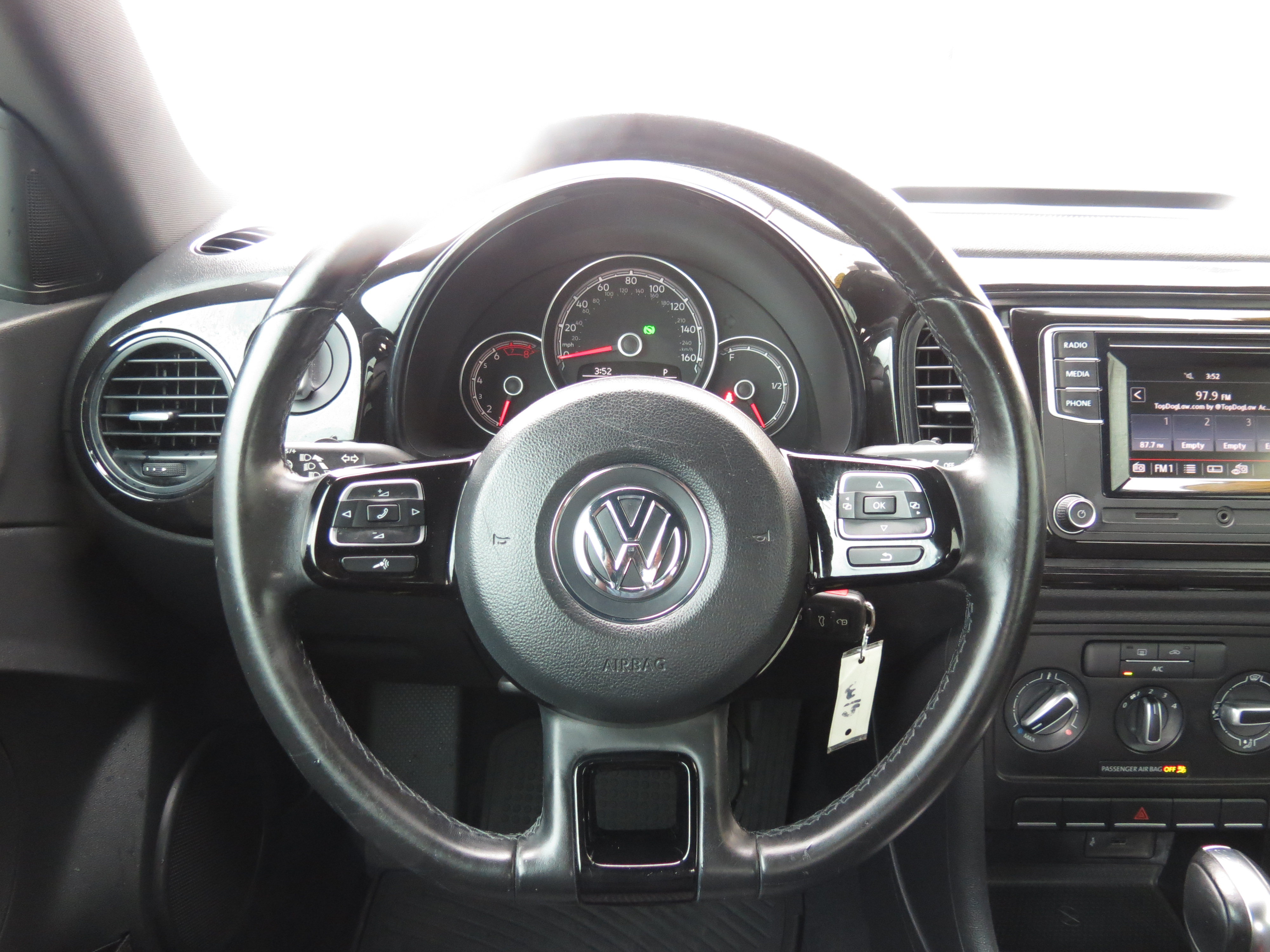 Used 2017 Volkswagen Beetle 1.8T S FWD image 12