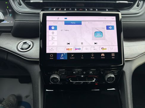 Used 2022 Jeep Grand Cherokee Overland image 21