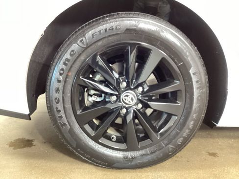 Used 2025 Toyota Camry LE FWD image 38