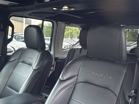 Used 2022 Jeep Wrangler Unlimited Sahara AWD/4WD image 12