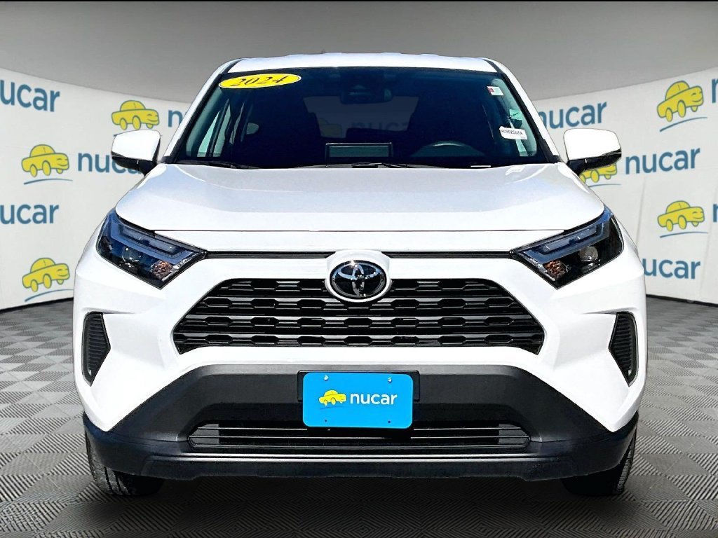 Used 2024 Toyota RAV4 LE AWD/4WD image 2