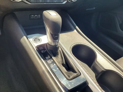 Used 2025 Nissan Altima 2.5 SV FWD image 22