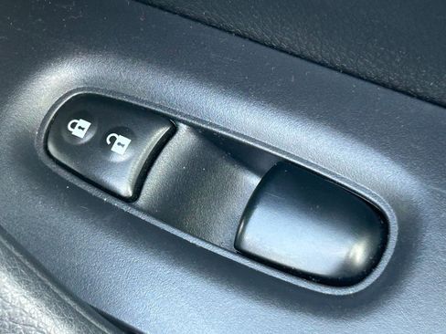 Used 2014 Nissan Rogue S AWD/4WD image 34