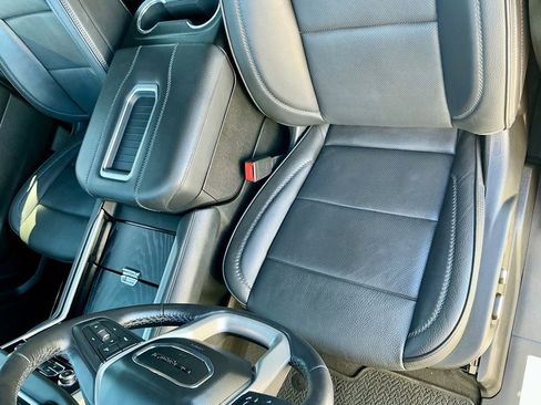 Used 2022 GMC Yukon Denali w/ Denali Ultimate Package image 40