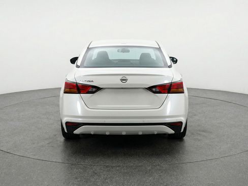 Used 2025 Nissan Altima 2.5 SV FWD image 7
