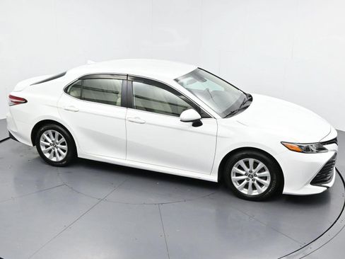 Used 2019 Toyota Camry LE FWD image 33