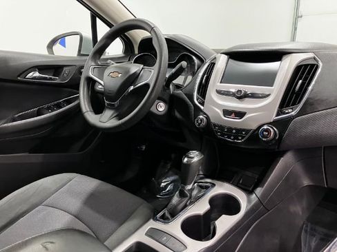 Used 2017 Chevrolet Cruze LS image 32