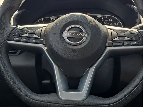Used 2025 Nissan Altima 2.5 SV FWD image 10