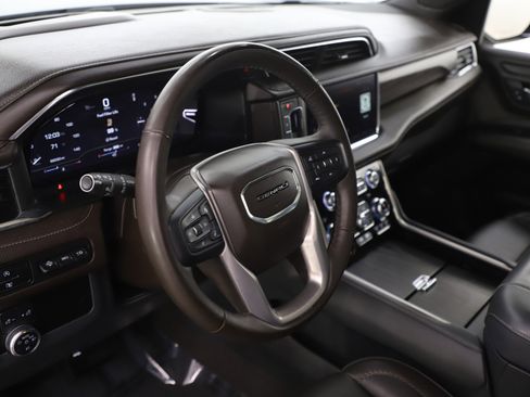 Used 2023 GMC Yukon XL Denali AWD/4WD image 24