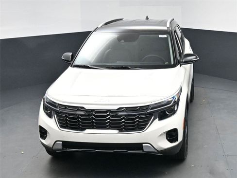 New 2026 Kia Seltos S image 9