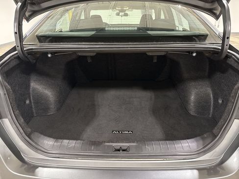 Used 2024 Nissan Altima 2.5 SV FWD image 23