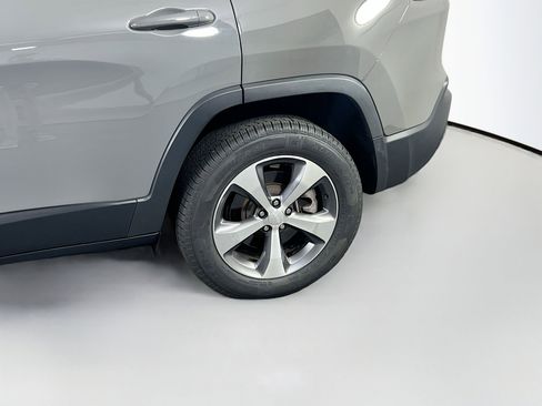 Used 2022 Jeep Cherokee Limited image 26