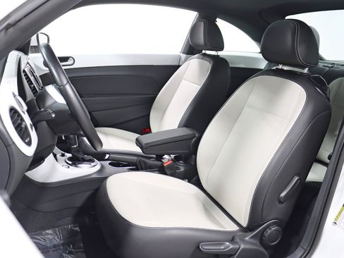 Used 2019 Volkswagen Beetle 2.0T SE FWD image 23