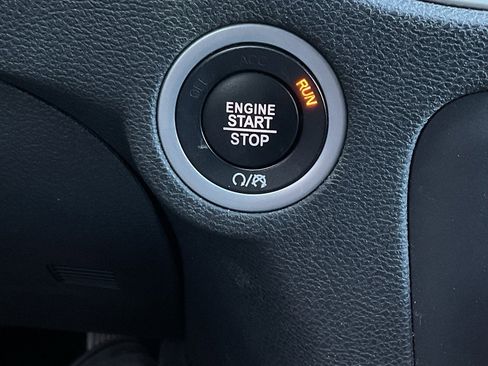 Used 2022 Dodge Charger SXT image 31