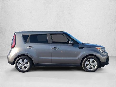 Used 2018 Kia Soul FWD image 4