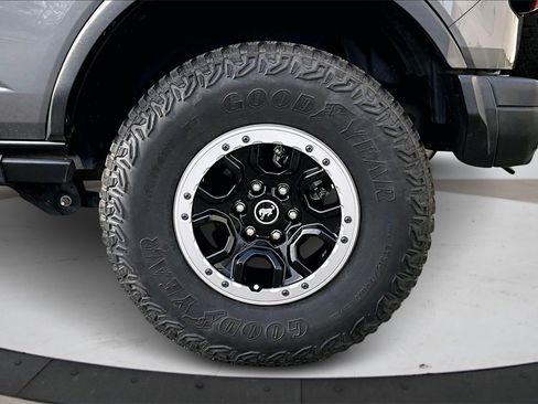 Used 2023 Ford Bronco Badlands w/ Sasquatch Package image 34