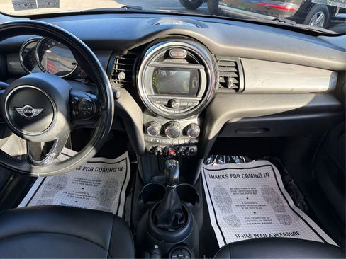 Used 2018 MINI Cooper 2-Door Hardtop w/ Signature Line Package image 14