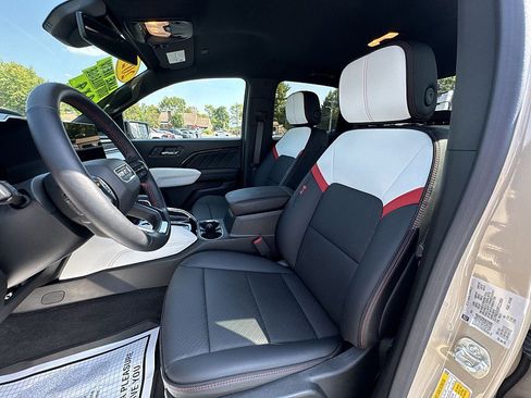 Used 2024 GMC Canyon AT4X image 16