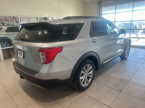 Used 2024 Ford Explorer XLT w/ Equipment Group 202A image 4