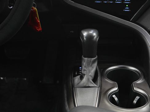Used 2021 Toyota Camry SE w/ Carpet Mat Package (TMS) FWD image 17