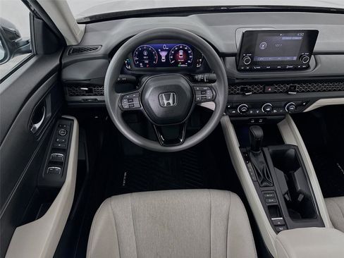 Certified 2025 Honda Accord SE image 2
