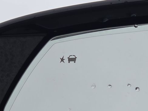 Used 2021 Chevrolet Tahoe Z71 w/ Z71 Signature Package image 10