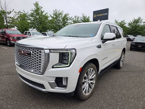 Used 2022 GMC Yukon Denali w/ Denali Premium Package AWD/4WD image 3