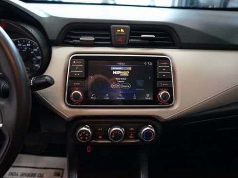 Used 2021 Nissan Versa SV image 7