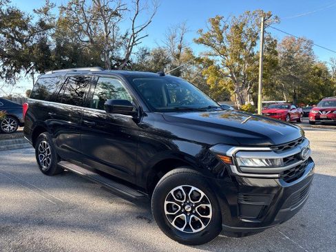 Used 2024 Ford Expedition XLT image 5