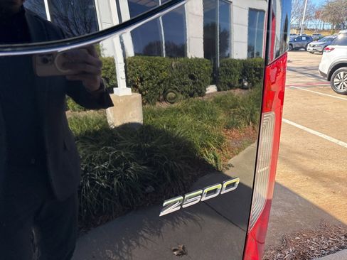 Used 2024 Mercedes-Benz Sprinter 2500 image 6