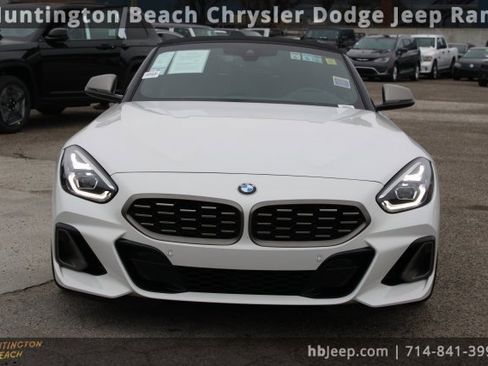 Used 2024 BMW Z4 M40i w/ Premium Package image 2