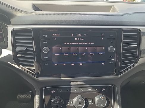 Used 2020 Volkswagen Atlas Cross Sport SEL image 17