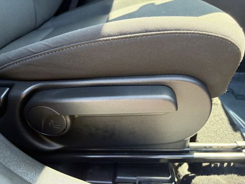 Used 2025 Hyundai Kona SEL AWD/4WD image 27