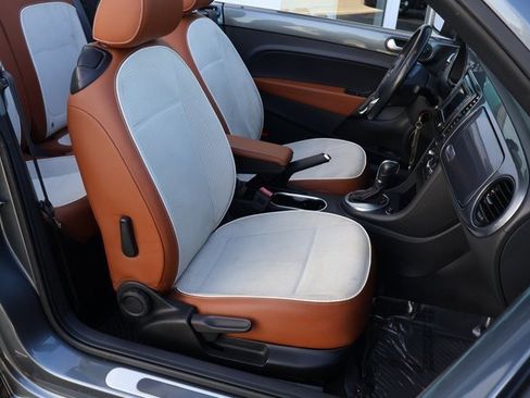 Used 2017 Volkswagen Beetle 1.8T Classic image 18