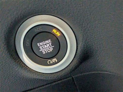 New 2026 Chrysler Pacifica Select image 23