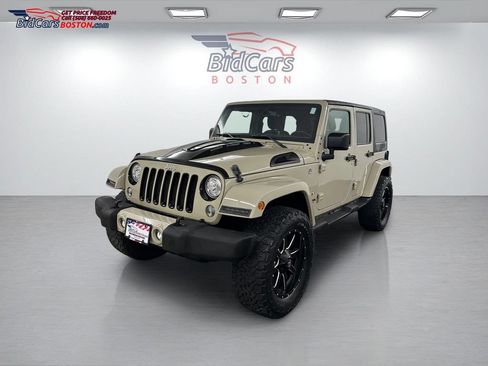 Used 2018 Jeep Wrangler Unlimited Sahara w/ Dual Top Group AWD/4WD image 1