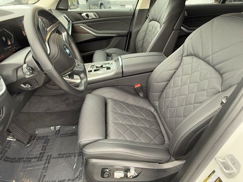 Used 2025 BMW X7 xDrive40i image 21